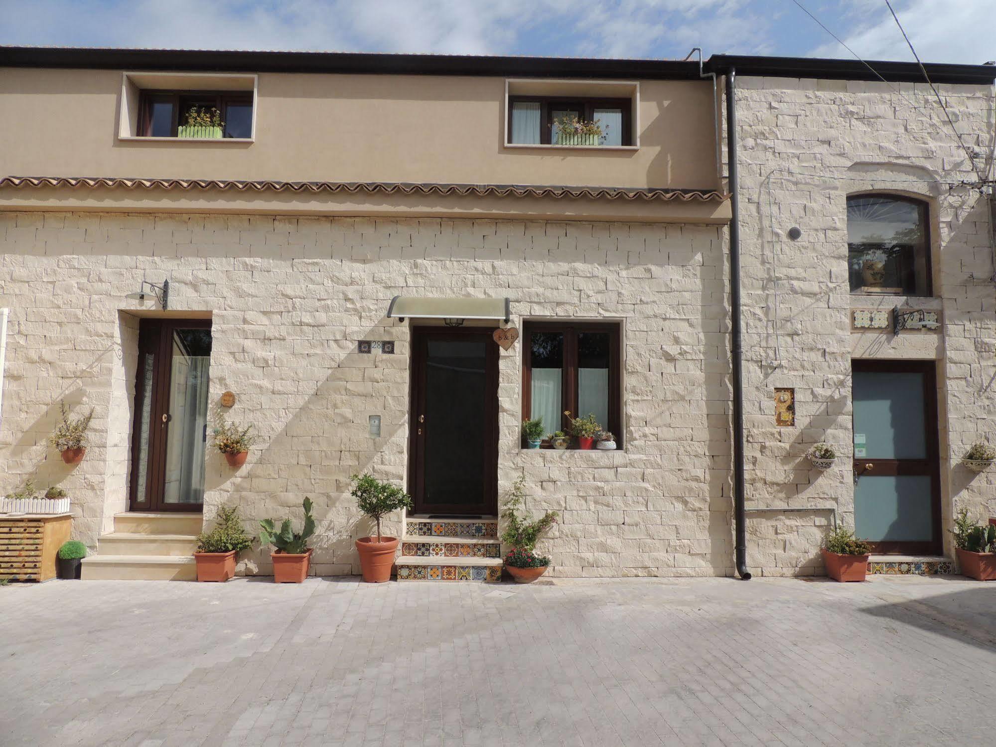 Ferienwohnung Monolocale L'Abbraccio Ragusa Exterior foto